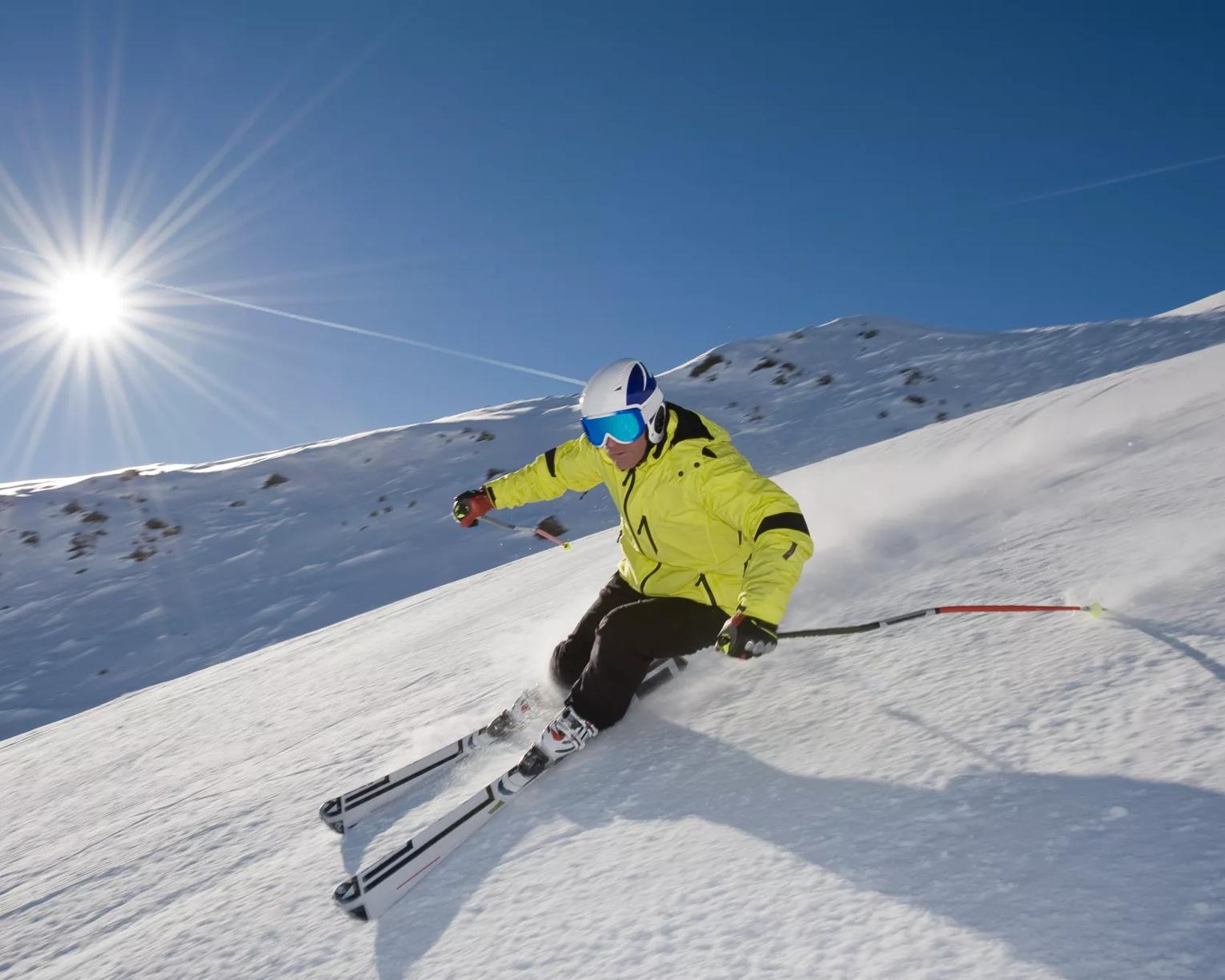 Photo used for IPW Bear. Skiing  in the downhill position.